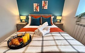 Sea Views - Harbour View, Torquay Central Location